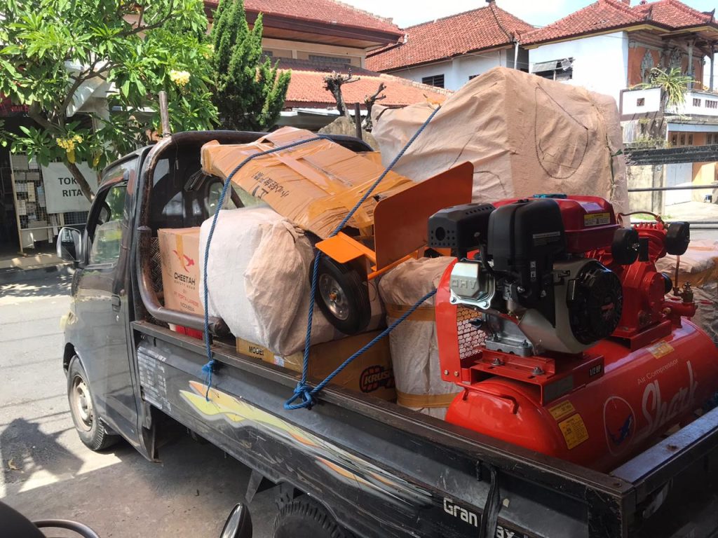 persiapan kirim alat safety ke hotel di mandalika lombok